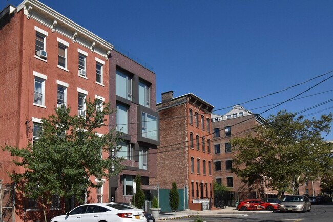 Building Photo - 200 Wayne St