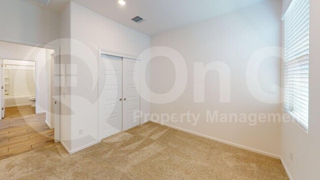 Building Photo - 7110 W Ferntree Ln