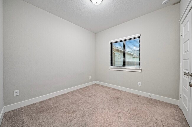 Building Photo - 18619 Admiration Dr