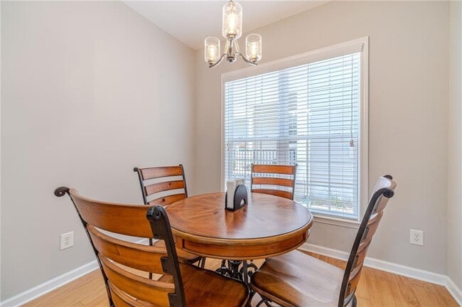 Building Photo - 6260 Brookside Ln