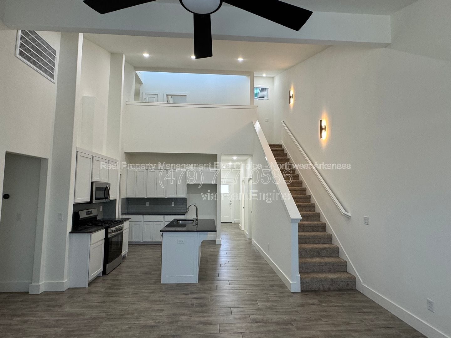 Building Photo - 720 Sun Meadow Dr