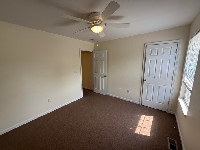 Building Photo - 1326 N Frideriki Dr