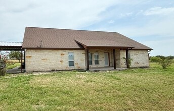 Building Photo - Peaceful country living on 10 acres!
