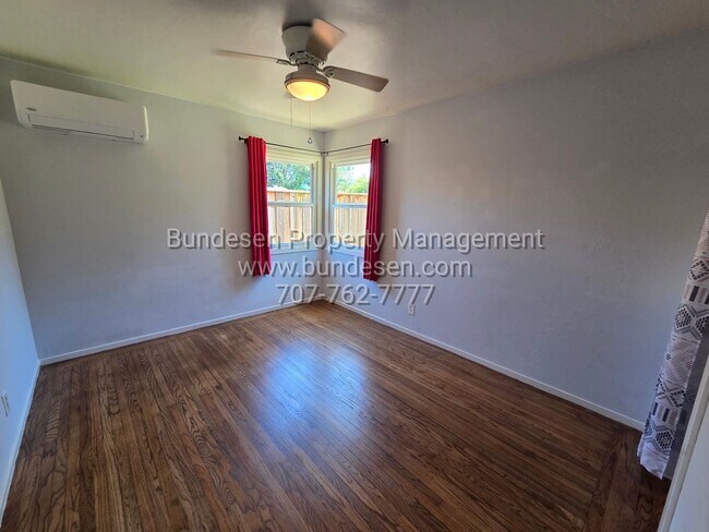 Building Photo - Beautiful 2 bedroom, 1 bath in the desirable Montgomery Village neighborhood - Santa Rosa