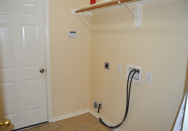 Building Photo - 18011 Rose Hill Park Ln