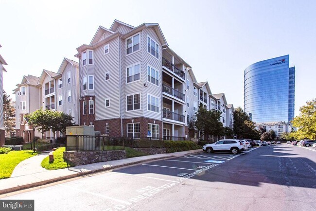 Building Photo - 1530 Spring Gate Dr.