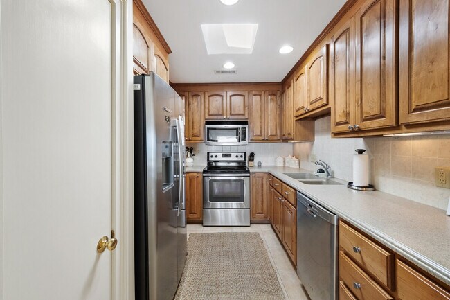 Building Photo - 409 Debordieu Blvd