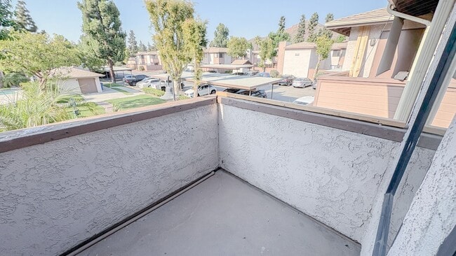 Building Photo - Low rent! Fully Renovated 2BR Condo Gated ...