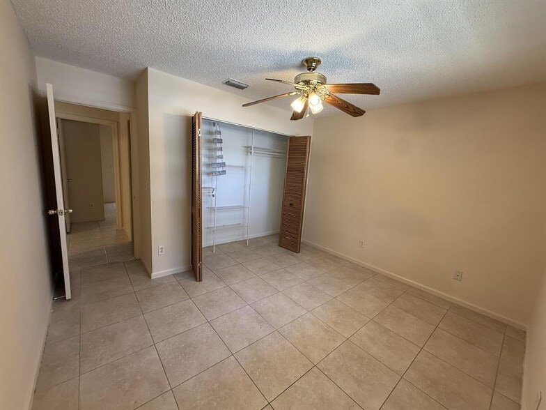 Building Photo - 12028 Royal Palm Blvd