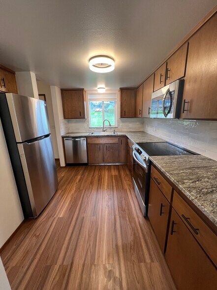 Building Photo - 1045 S 3rd Ave