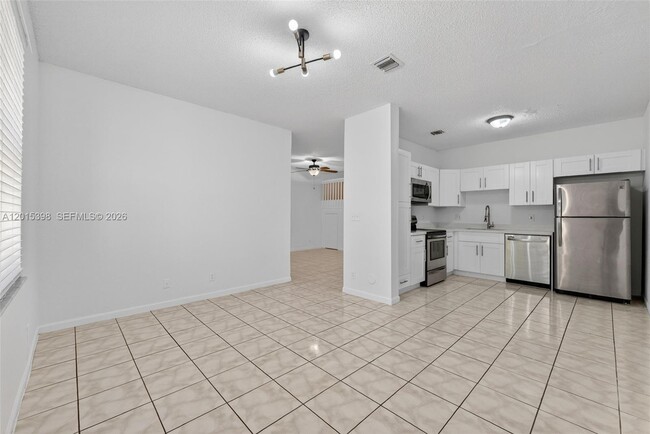 Building Photo - 16889 SW 1st Manor