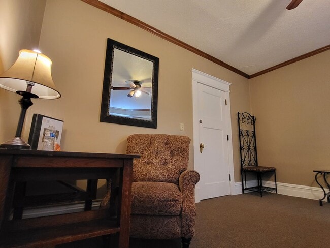 Building Photo - AVAILABLE June - Beautiful 1 Bed 1 Bath - ELECTRIC INCLUDED!