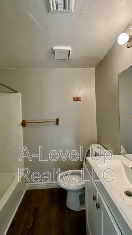 Building Photo - 3909 S 14th Ave