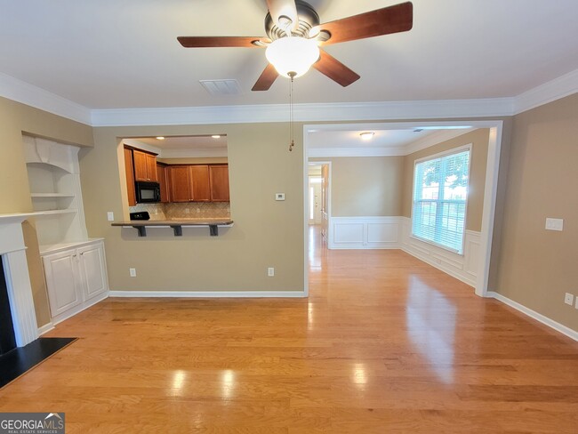 Building Photo - 6162 Deluna Way