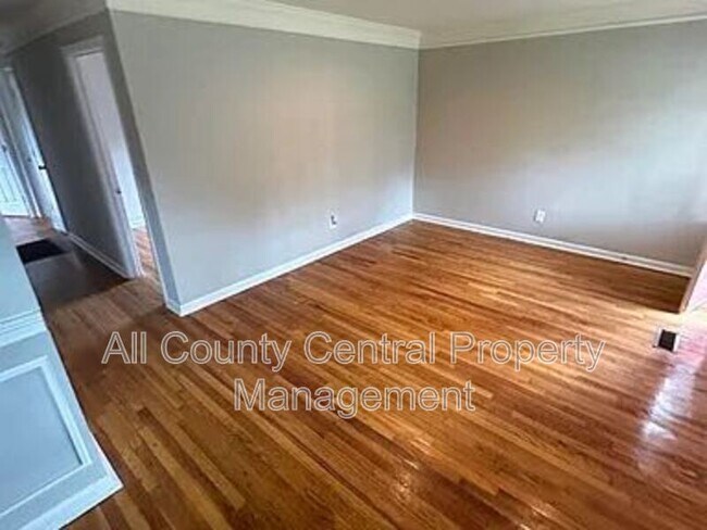 Building Photo - 1657 18th Way SW