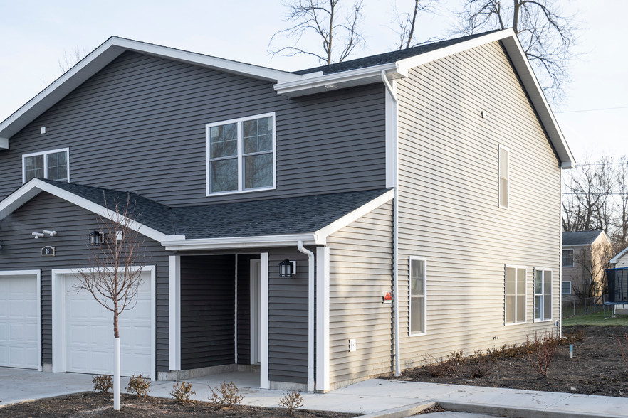 Building Photo - Roger Chaffee Apartments