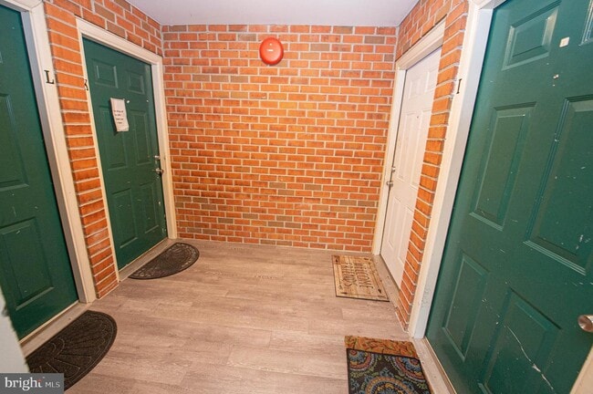 Building Photo - 810 College Ln