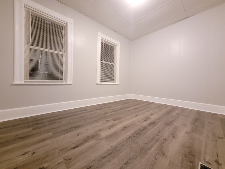 Building Photo - 72 Myrtle St