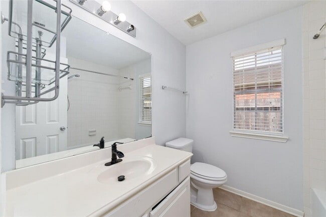 Building Photo - 15010 Leila Oaks Ln