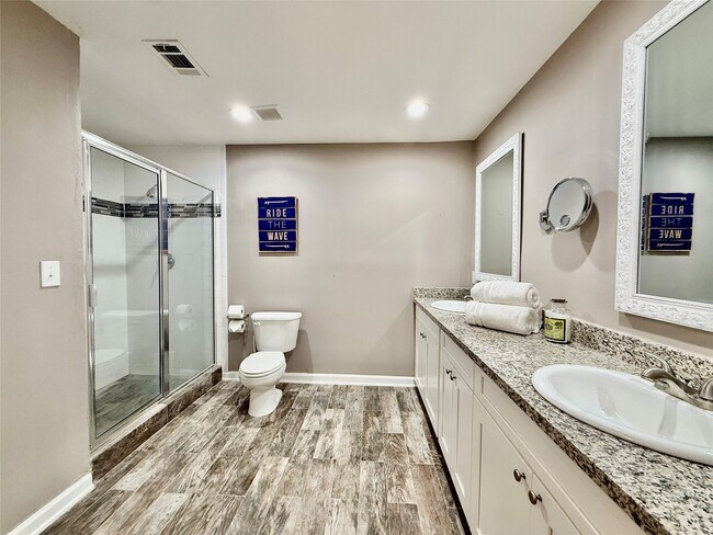 Building Photo - 3487 Balboa Cir