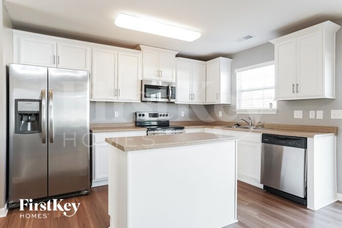 Building Photo - 1400 Glenwater Dr