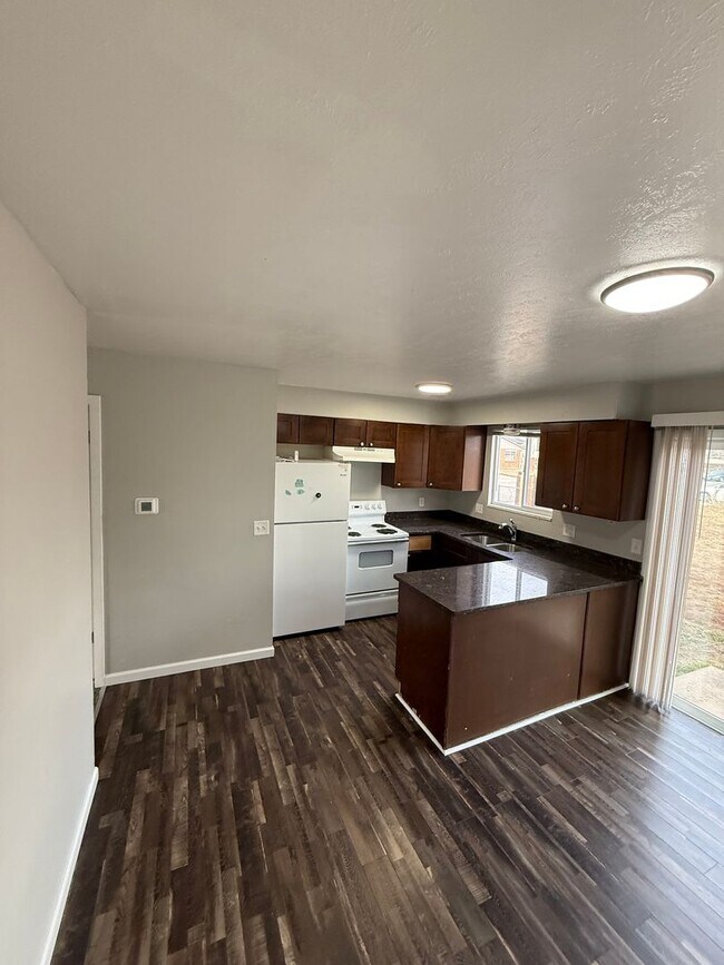 Building Photo - 14086 E 22nd Pl