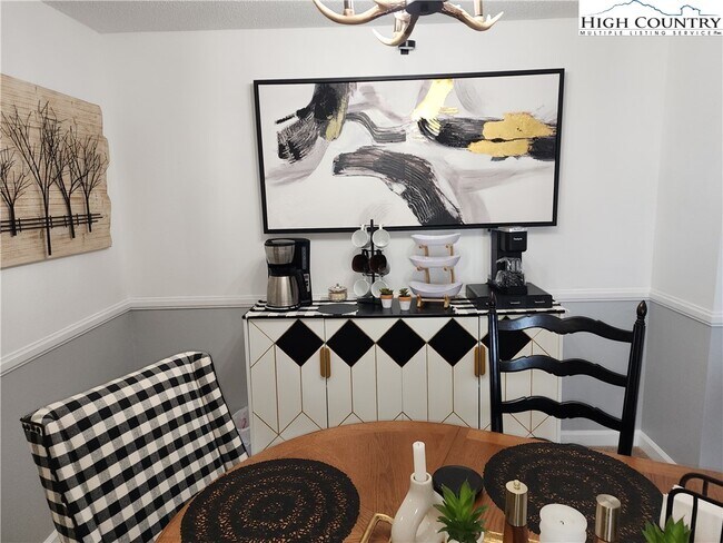 Building Photo - 303 Sugar Top Dr