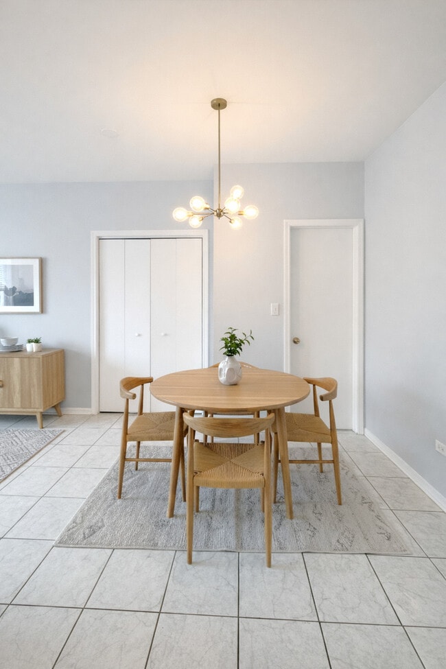 Building Photo - 2413 W Taylor St