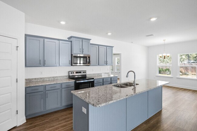 Building Photo - DON'T MISS OUT!