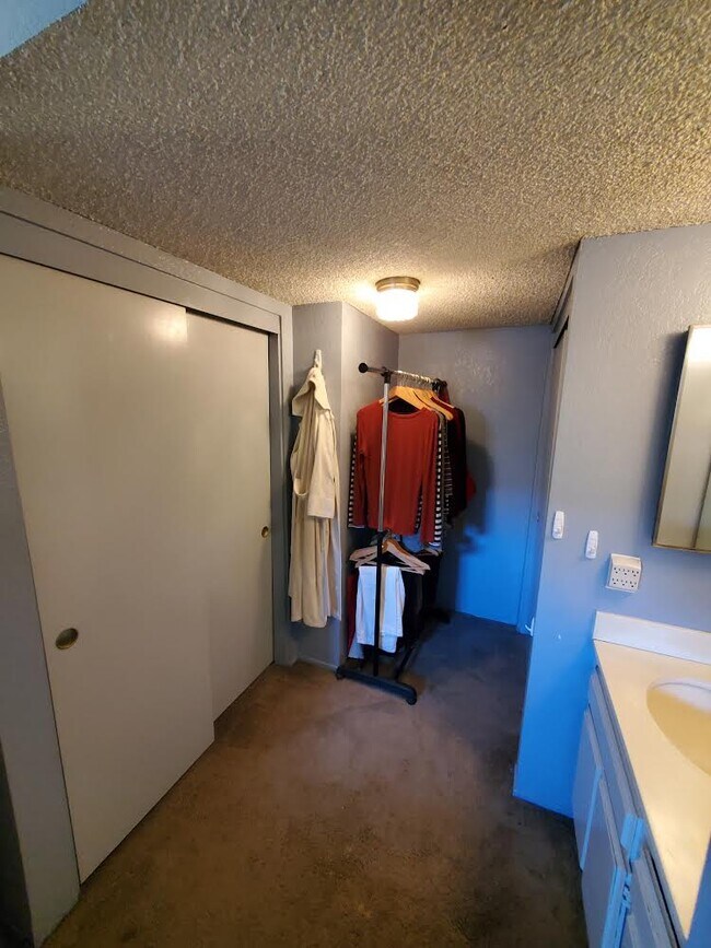 Building Photo - 4288 Rosemead Blvd