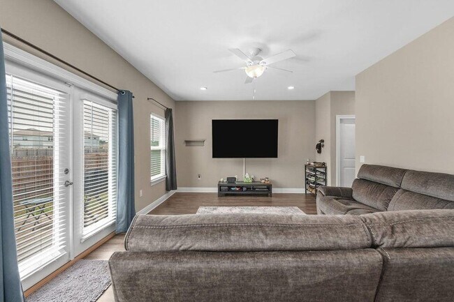 Building Photo - 2327 Hadleigh Hills Ct