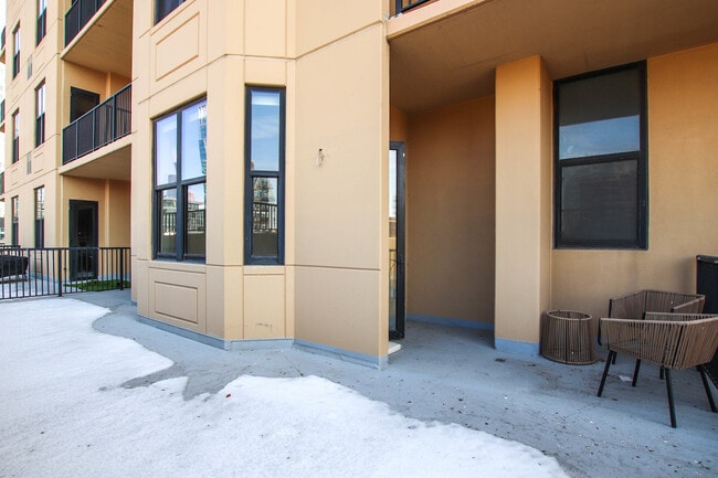 Building Photo - 1464 S Michigan Ave