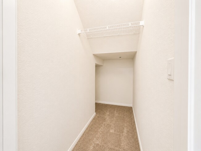 Building Photo - 3 Bedroom condo in Lake Elsinore
