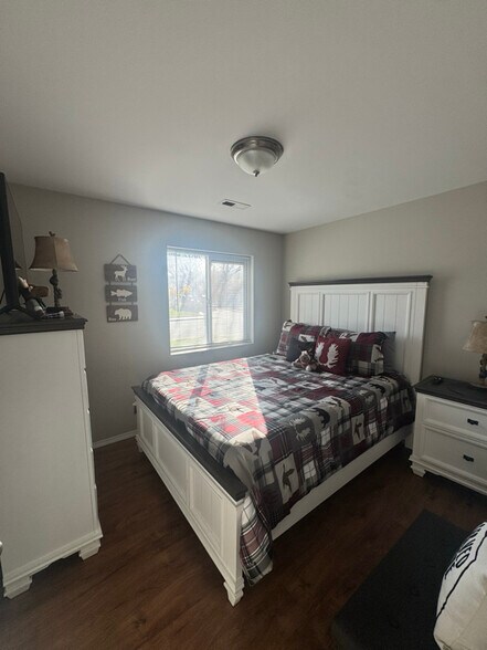 Building Photo - 4884 Thrush Ln