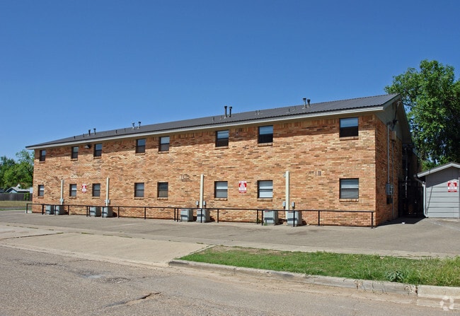 Building Photo - The 2202 Courts