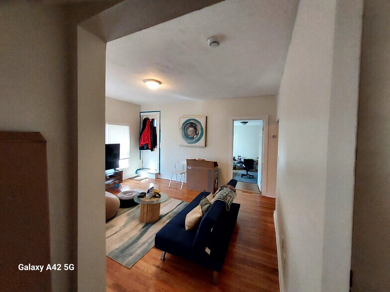 Building Photo - 64 Chase Ave