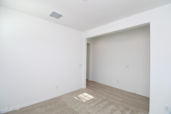 Building Photo - 8818 W Pasadena Ave