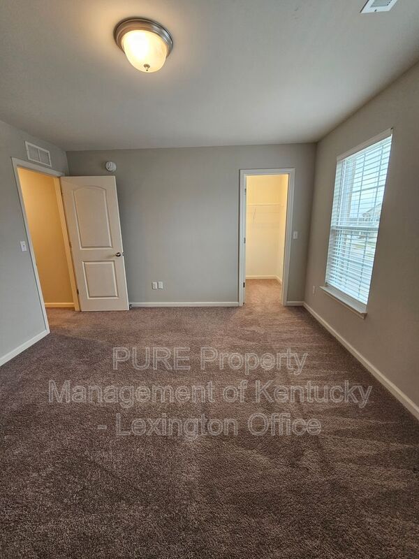 Building Photo - 121 Forester Ct