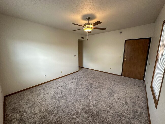 Interior Photo - 2717 West St