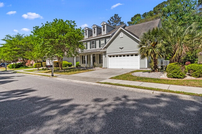 Building Photo - Myrtle Grande