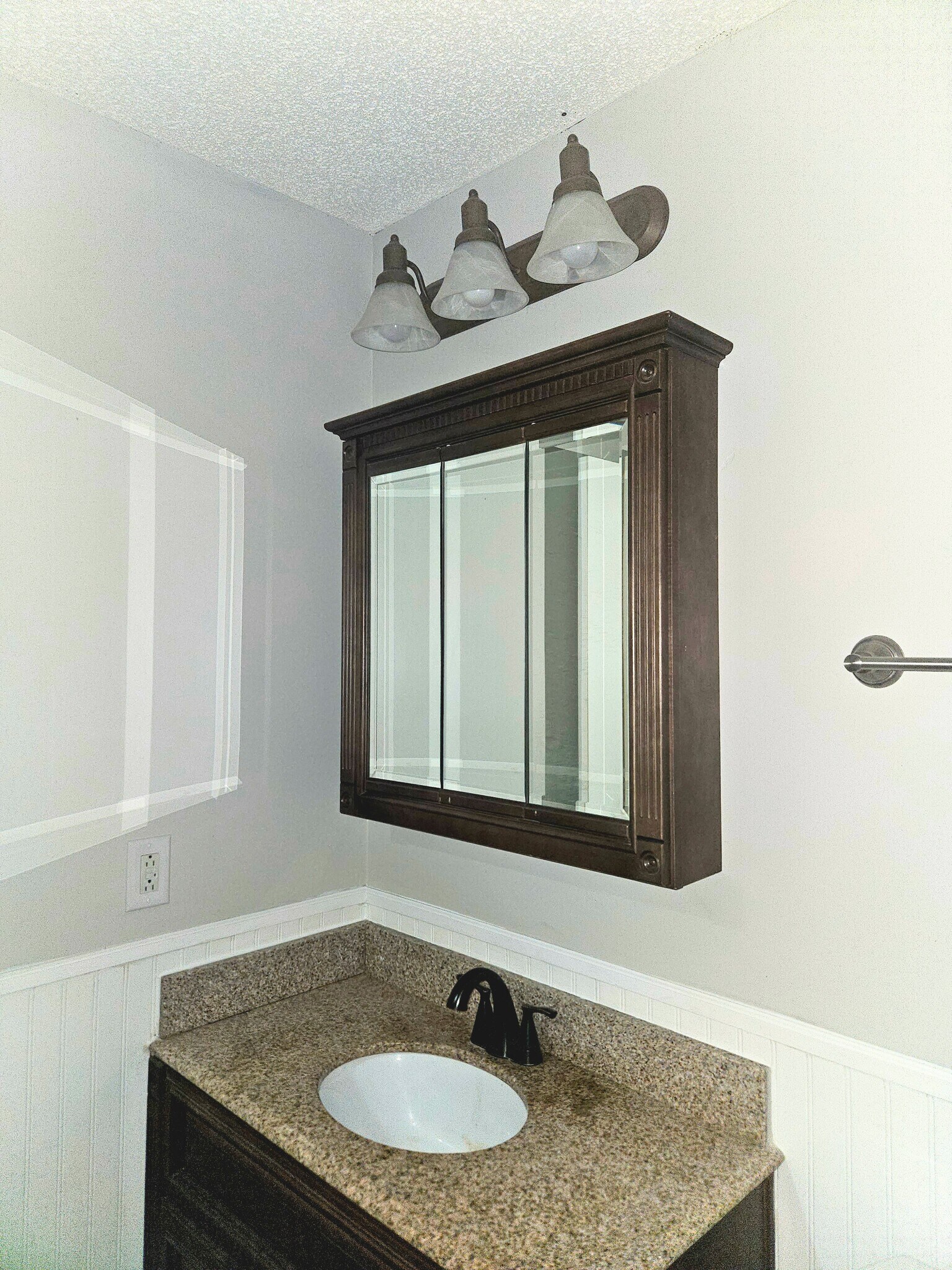 Second bathroom - 8300 Plaza Gate Ln