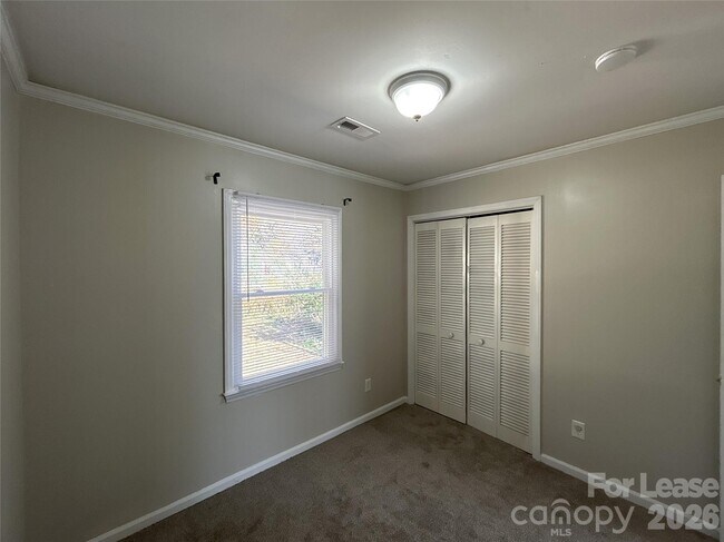 Building Photo - 7409 Lockmont Dr