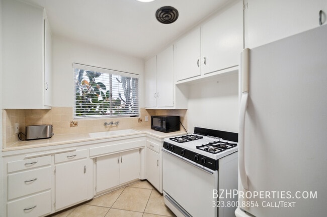 Building Photo - Updated 1Bedroom 1Bathroom In Prime Beverl...