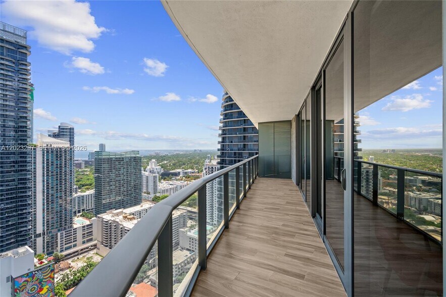 Building Photo - 801 S Miami Ave