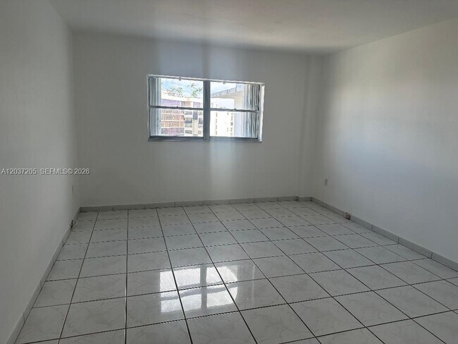 Building Photo - 1075 92nd St