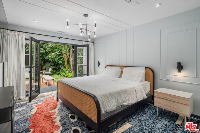 Building Photo - 381 Huntley Dr