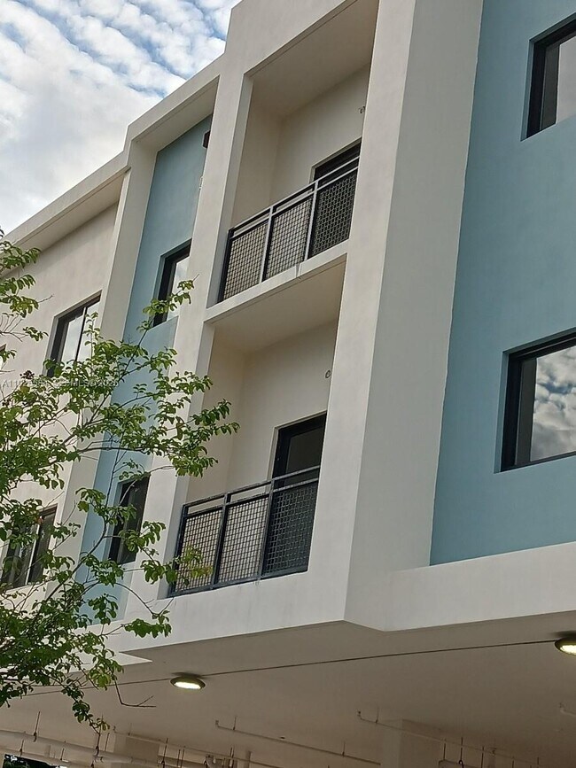 Primary Photo - 29 Palmetto Dr