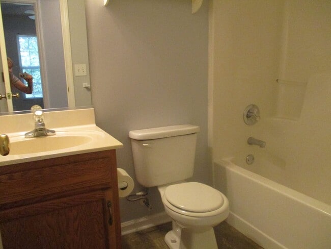 Building Photo - Cute one level house in High Point-