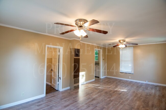 Building Photo - 1 Bedroom Rental in Cherryvale, KS