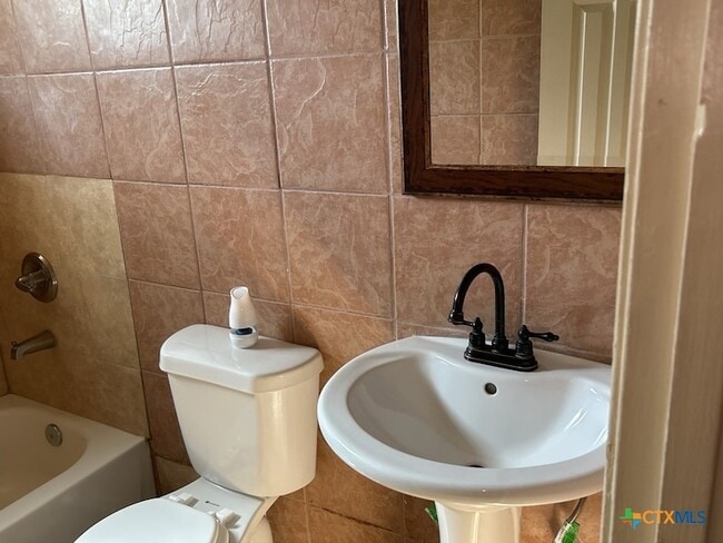 Building Photo - 1504 Redondo Dr